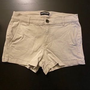 🍓Express Mid Rise Shorts